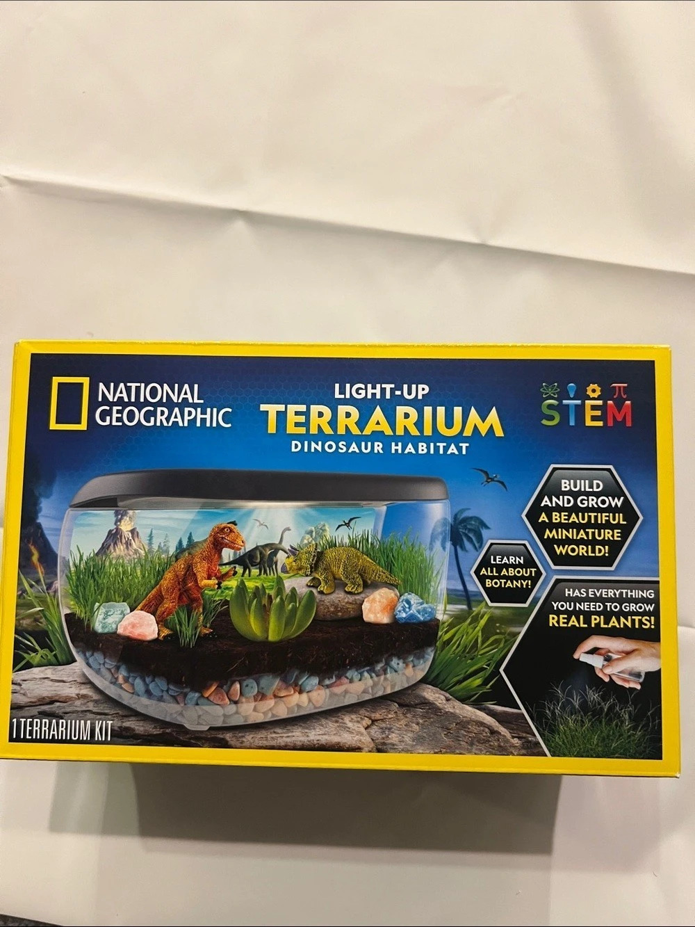 National Geographic Light-Up Terrarium Dinosaur Habitat Dinosaur